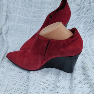 Costume National cut out berry booties‎ 41/9